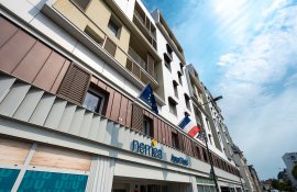 Aparthotel{Stadt} - {Name}