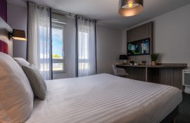 Aparthotel{Stadt} - {Name}