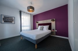 Aparthotel{Stadt} - {Name}