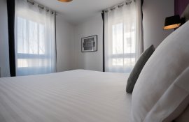 Aparthotel{Stadt} - {Name}