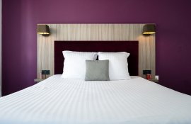 Aparthotel{Stadt} - {Name}