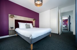 Aparthotel{Stadt} - {Name}