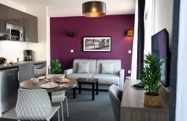 Aparthotel{Stadt} - {Name}