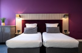 Aparthotel{Stadt} - {Name}