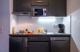 Aparthotel{Stadt} - {Name}