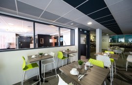 Aparthotel{Stadt} - {Name}