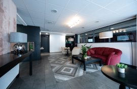 Aparthotel{Stadt} - {Name}