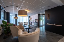 Aparthotel{Stadt} - {Name}