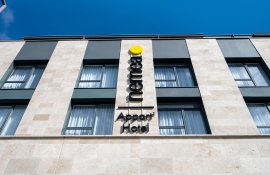 Aparthotel{Stadt} - {Name}