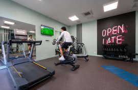 Aparthotel{Stadt} - {Name}