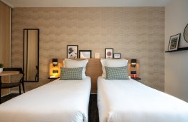 Aparthotel{Stadt} - {Name}