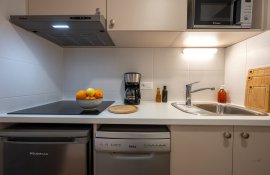 Aparthotel{Stadt} - {Name}