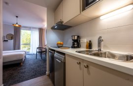 Aparthotel{Stadt} - {Name}