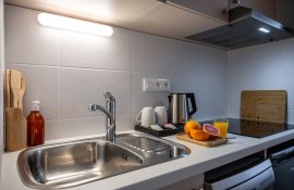 Aparthotel{Stadt} - {Name}