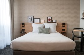 Aparthotel{Stadt} - {Name}