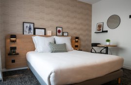 Aparthotel{Stadt} - {Name}