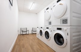 Aparthotel{Stadt} - {Name}