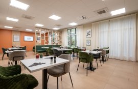 Aparthotel{Stadt} - {Name}