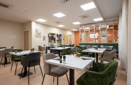 Aparthotel{Stadt} - {Name}