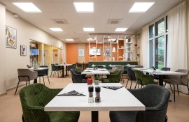 Aparthotel{Stadt} - {Name}