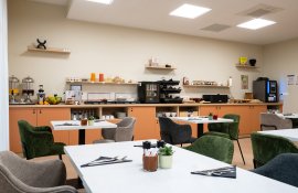 Aparthotel{Stadt} - {Name}