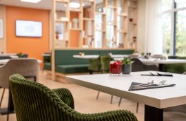 Aparthotel{Stadt} - {Name}