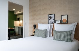 Aparthotel{Stadt} - {Name}