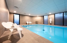 Aparthotel{Stadt} - {Name}