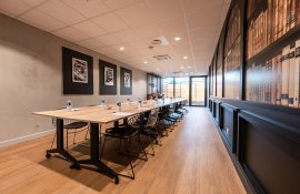 Aparthotel{Stadt} - {Name}