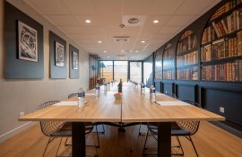 Aparthotel{Stadt} - {Name}