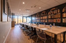 Aparthotel{Stadt} - {Name}