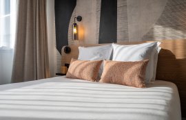 Aparthotel{Stadt} - {Name}