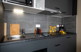 Aparthotel{Stadt} - {Name}