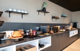 Aparthotel{Stadt} - {Name}