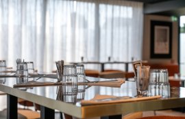 Aparthotel{Stadt} - {Name}