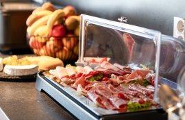 Aparthotel{Stadt} - {Name}