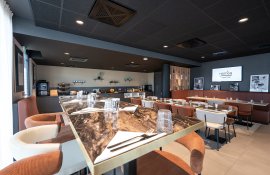 Aparthotel{Stadt} - {Name}