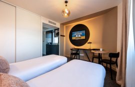 Aparthotel{Stadt} - {Name}