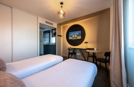 Aparthotel{Stadt} - {Name}