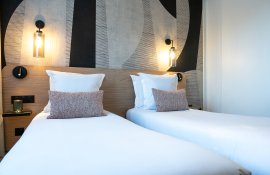 Aparthotel{Stadt} - {Name}