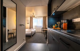 Aparthotel{Stadt} - {Name}