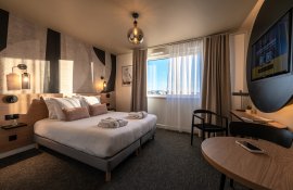 Aparthotel{Stadt} - {Name}