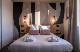 Aparthotel{Stadt} - {Name}