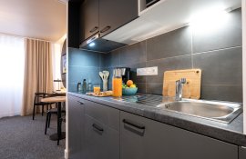 Aparthotel{Stadt} - {Name}