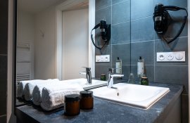 Aparthotel{Stadt} - {Name}