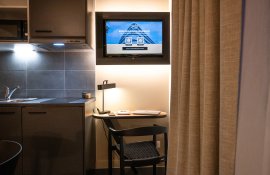 Aparthotel{Stadt} - {Name}