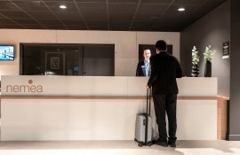 Aparthotel{Stadt} - {Name}