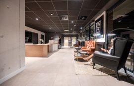 Aparthotel{Stadt} - {Name}