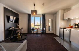 Aparthotel{Stadt} - {Name}