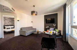Aparthotel{Stadt} - {Name}